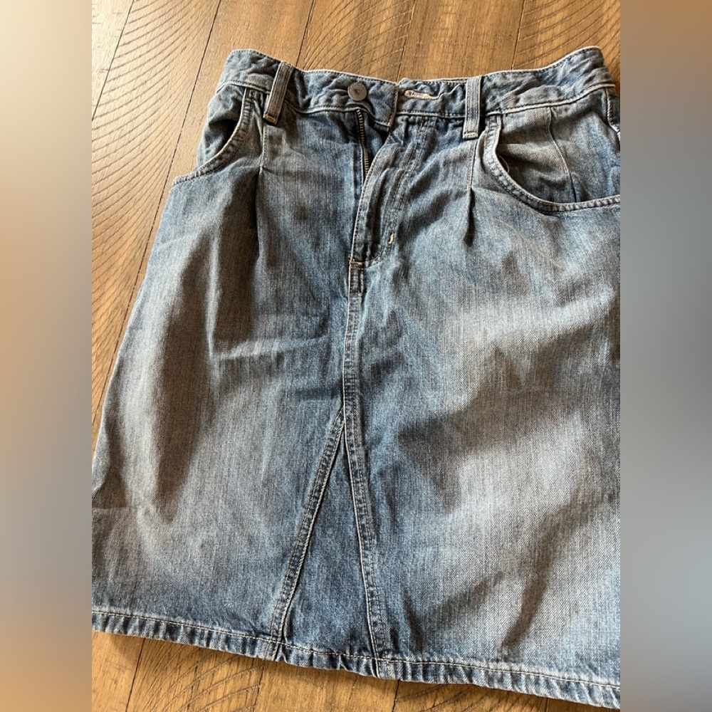 Vintage Guess Jean skirt Sz 27 waist